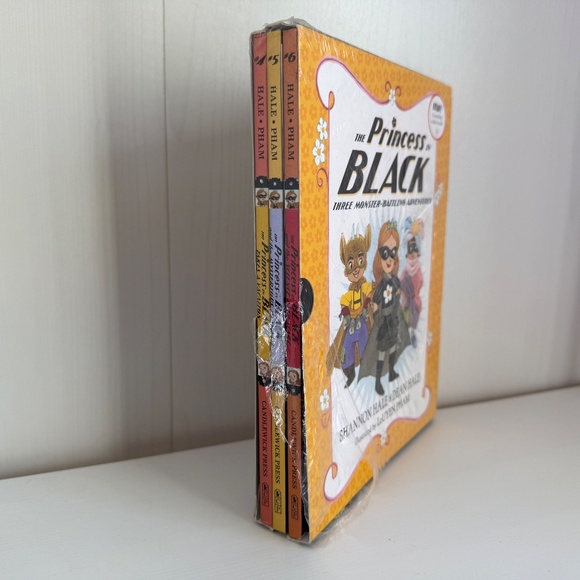 The Princess in Black Three Book Box Set - Picture 2 of 4